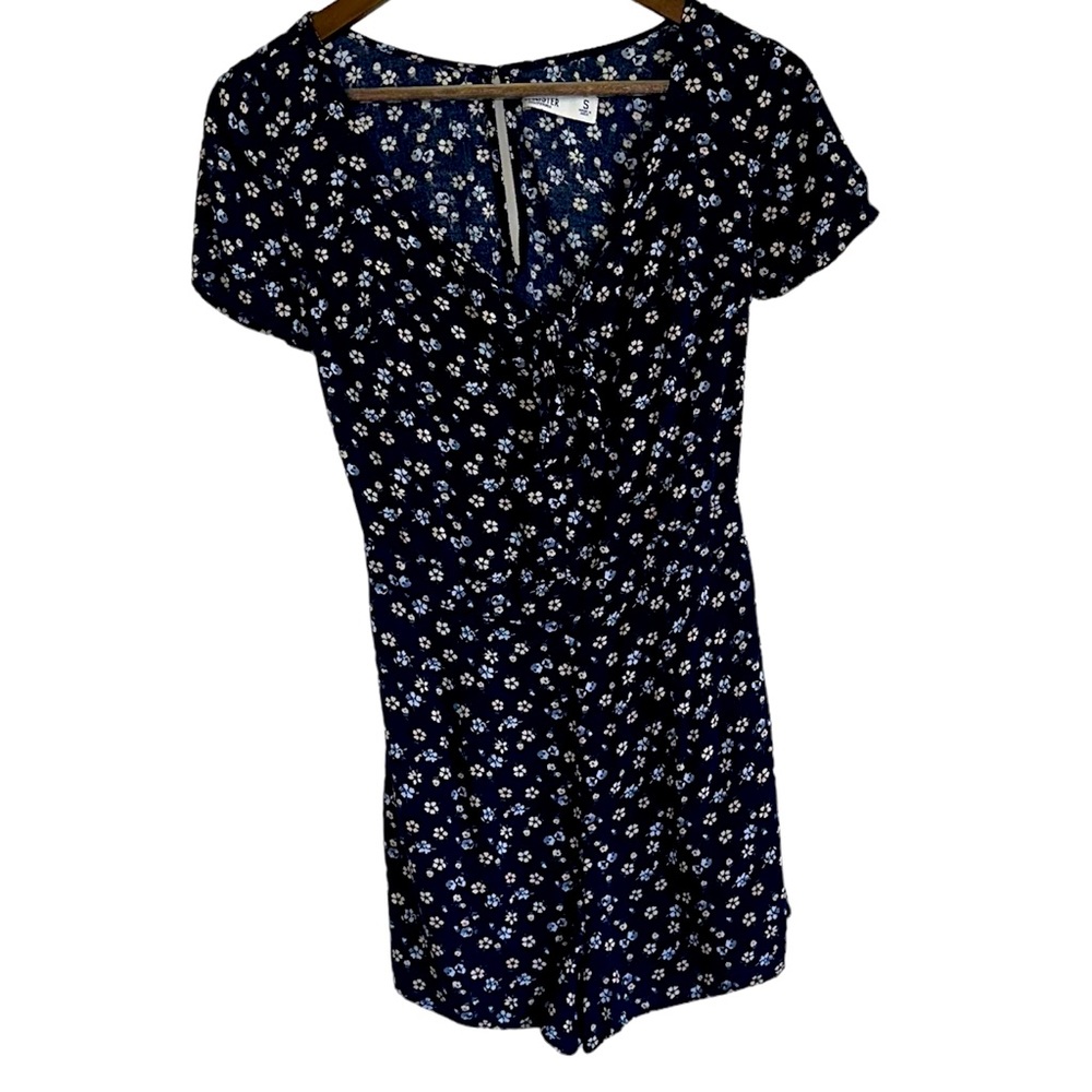 Hollister, navy floral tie front short sleeve shorts romper women small